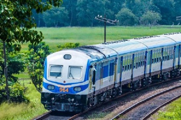 புகையிரத பராமரிப்பிற்கே கடன் வாங்கும் சூழ்நிலை – அமைச்சர் பந்துல