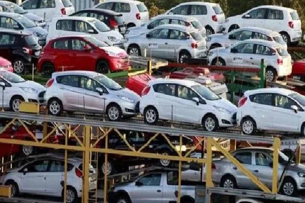 வாகன இறக்குமதியில் கவனம் செலுத்திய அரசாங்கம்