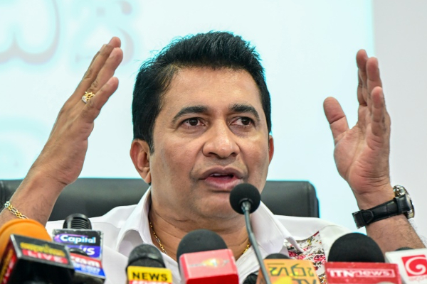 ஜனாதிபதி தேர்தலில் களமிறங்கவுள்ள முன்னாள் அமைச்சர் ரொஷான்