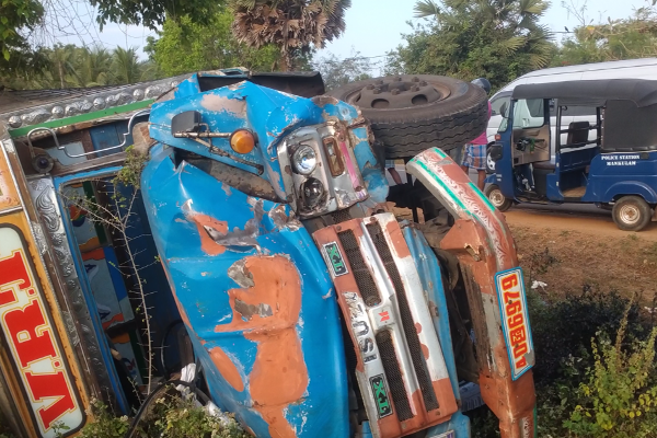 முறிகண்டி விபத்தில் இராணுவ வீரர் உயிரிழப்பு