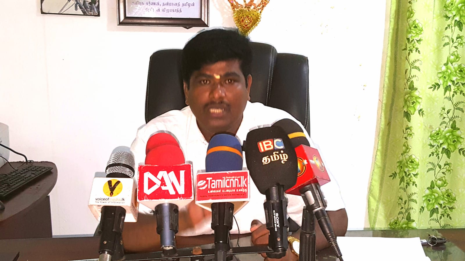 பா.உ முஷாரப் க்கு சரவெடி பதில் – முன்னாள் தவிசாளர் ஜெயசிறில்