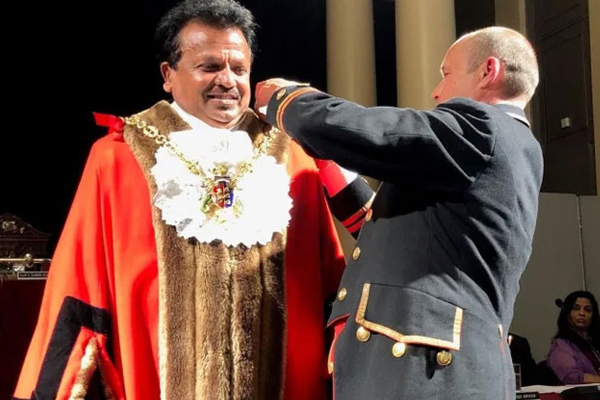 பிரித்தானிய நகரின் முதல்வராக இலங்கைத் தமிழர்