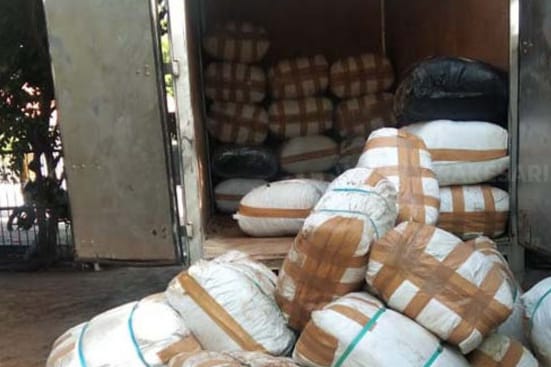 கிலோ கணக்கில் பீடி இலைகள் – நான்கு பேர் கைது