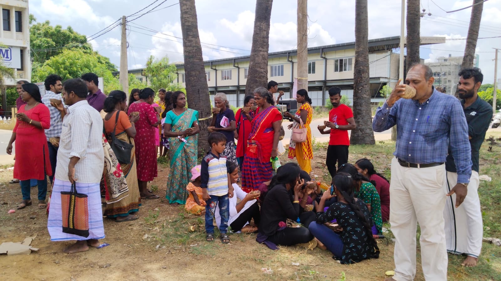 முள்ளிவாய்க்கால் கஞ்சி விநியோகமும் முள்ளிவாய்க்கால் நினைவு ஊர்தி பவணியும்