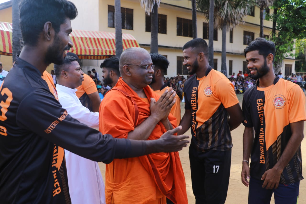 கல்லடி விபுலானந்த வித்தியாலயத்தின் 64 ஆவது வருடப் பூர்த்தியினை முன்னிட்டு கிரிக்கெட் சுற்று போட்டி