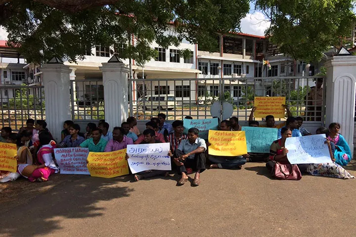 மாகாண சபையை முற்றுகையிட்ட வேலையற்ற பட்டதாரிகள்